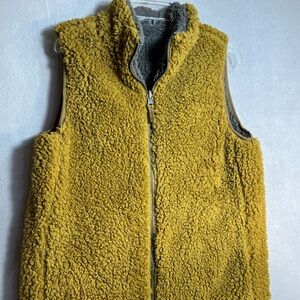 Thread & Supply Large Reversible Women’s Fleece Vest with Zipper camel/gray